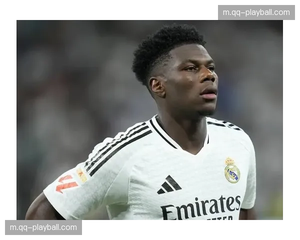 法国楚阿梅尼后腰位置关键 防守覆盖与出球能力并重 法国楚阿梅尼后腰位置关键 防守覆盖与出球能力并重